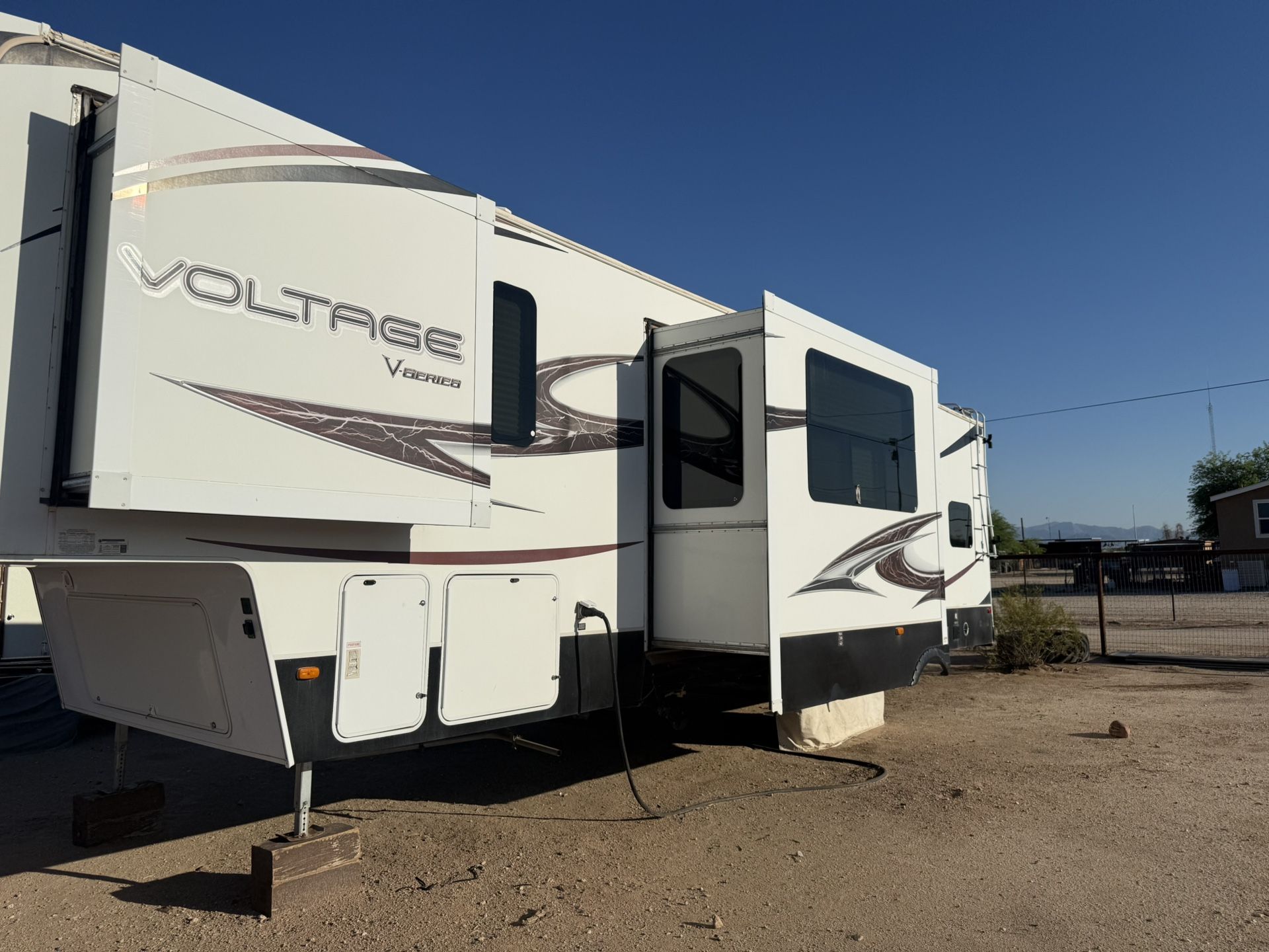 2013 Keystone Voltage