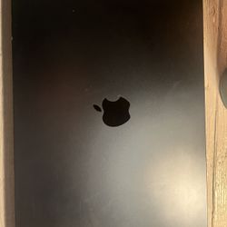 Apple M2 slightly used notebook 