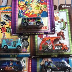 Hot Wheels premium  Disney set (5)