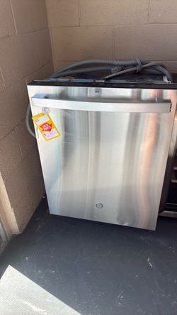 Like new GE stailenss steel dishwasher