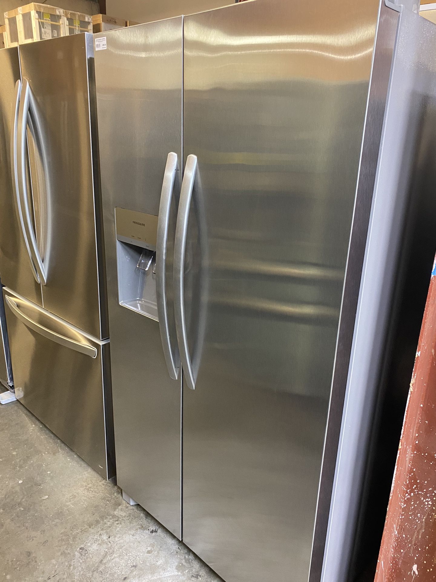 Frigidaire FRSS2623AS 36 Inch Freestanding Side by Side Refrigerator