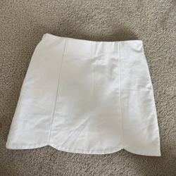 Alythea White Mini Skirt size large 16”