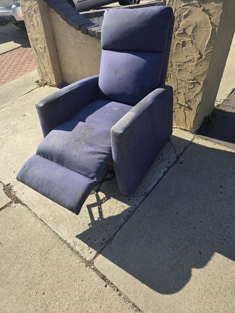 FREE Sofa Recliner Chair