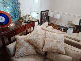 3 accent pillows
