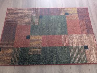 Area Rug 2'6"X3'10" 