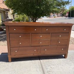 Thomasville Dresser