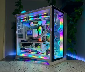 Gaming PC: 32GB DDR5 | RTX 4070 Ti Super | Ryzen 7 7800X3D