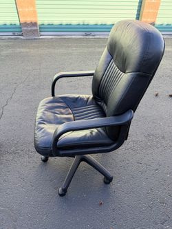 Nice desk chair