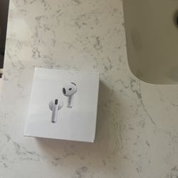 Air pod gen 4 brand new 
