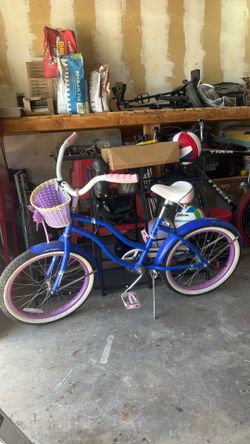 Girls Huffy beach bike