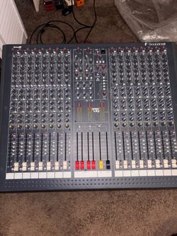 Soundcraft Lx7 16 Channel Analogue Mixer