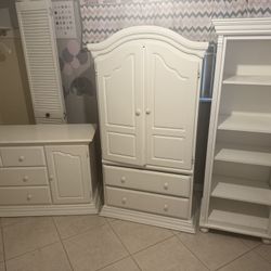 3 Piece Bellini Furniture Set With Changing Table And Crib