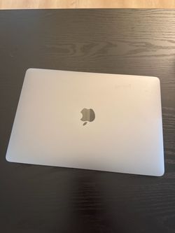 2017 MacBook Pro 13” – Touch Bar, Intel i7, 16GB RAM, 1TB (11)