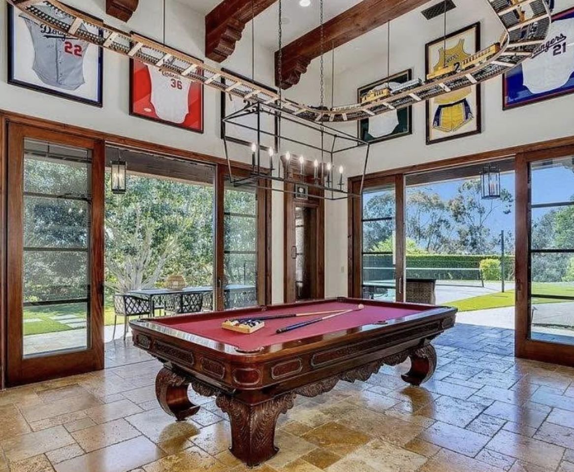 Ultimate Man Cave 9 Foot Solid Wood Pool Table