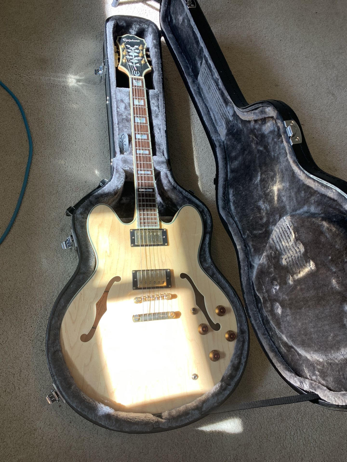 Epiphone Sheraton II With Hard Case