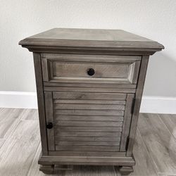Accent End Table 