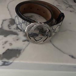 GUCCI X SUPREME BELT SIZE 32-36 with 3 extra holes for skinnier waist  ( added holes with belt hole puncher to fit skinner waist***)