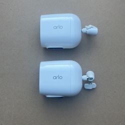 2 Arlo essentials Cameras