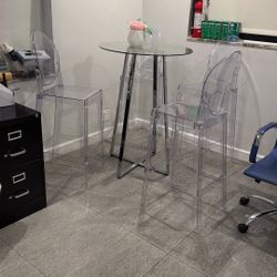 Beautiful Acrylic HighTop Dinning Set 