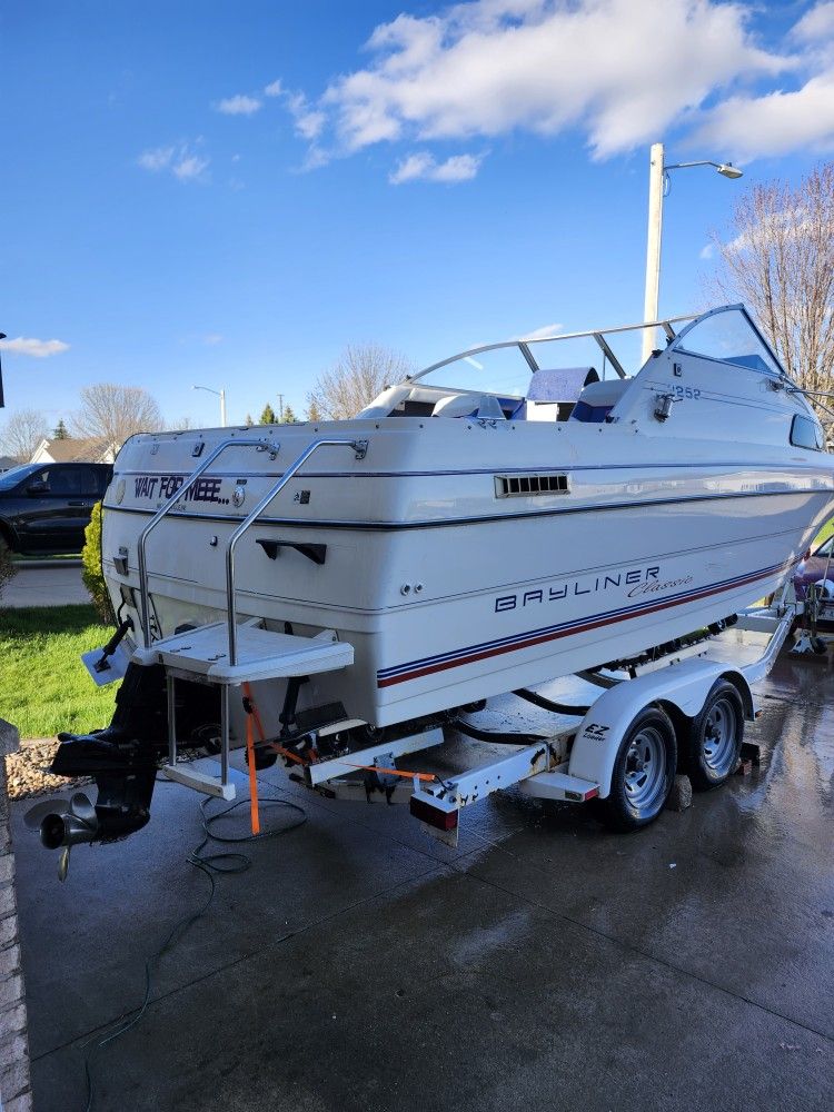 Mercury Bayliner