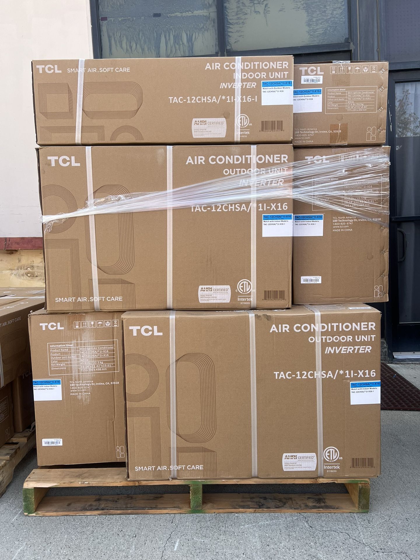 TCL 12,000 BTU / 1 Ton 17 Seer2 mini split Air Conditioner, Heats & AC