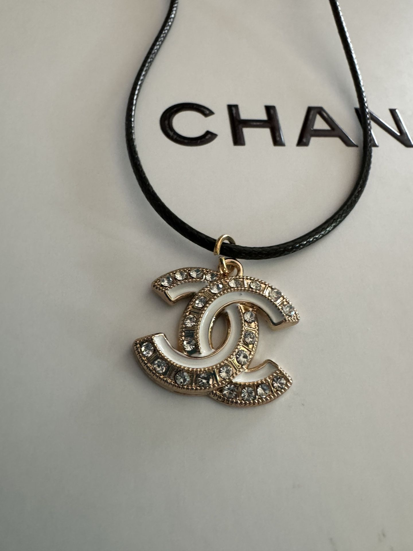 Chanel Crystal White & Gold Zipper Pull 22MM