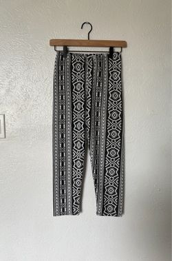 Eye Candy women’s black and white geometric pattern stretchy leggings size medium