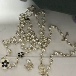 Chanel 5 Pearl Necklace 