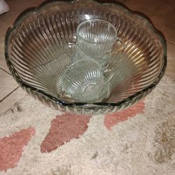 Glass Punch Bowl W/5 Cups And Ladle