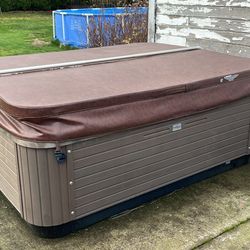 Bullfrog Hot Tub – $500– Priced to Sell Fast – You Haul