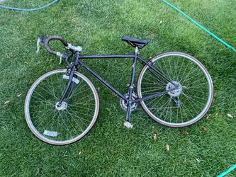 Specialized Road Bike – Shimano Components – Ready to Ride