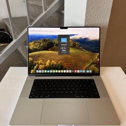 2023 16” MacBook Pro M2 Pro Chip 32GB Ram 512SSD! Like new! We offer financing!