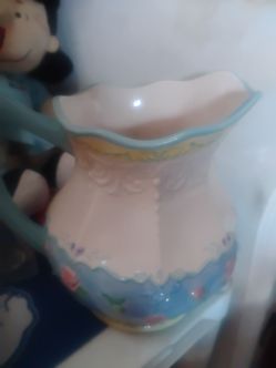 Vintage Beautiful Hull Pottery '1960