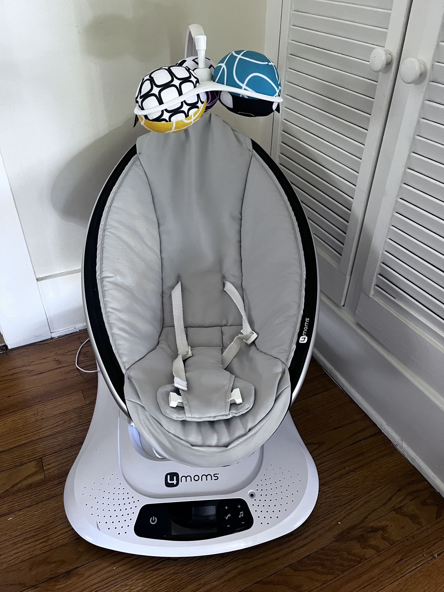 4moms MamaRoo Multi-Motion Baby Swing, 5 Unique Motions, Grey