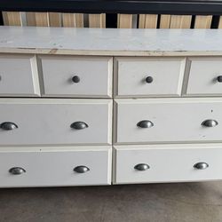 Dresser & Chests (2)