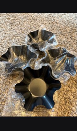 Brand New Set of 4 Non-Stick Tortilla Bowl Pans