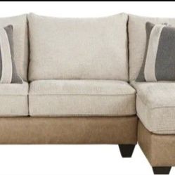Loveseat Chaise Sectional (Rooms To Go)