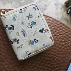 Disney Box Lunch Wallet. Like New