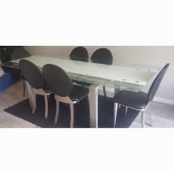 Extendable Glass Dining Table & Chairs