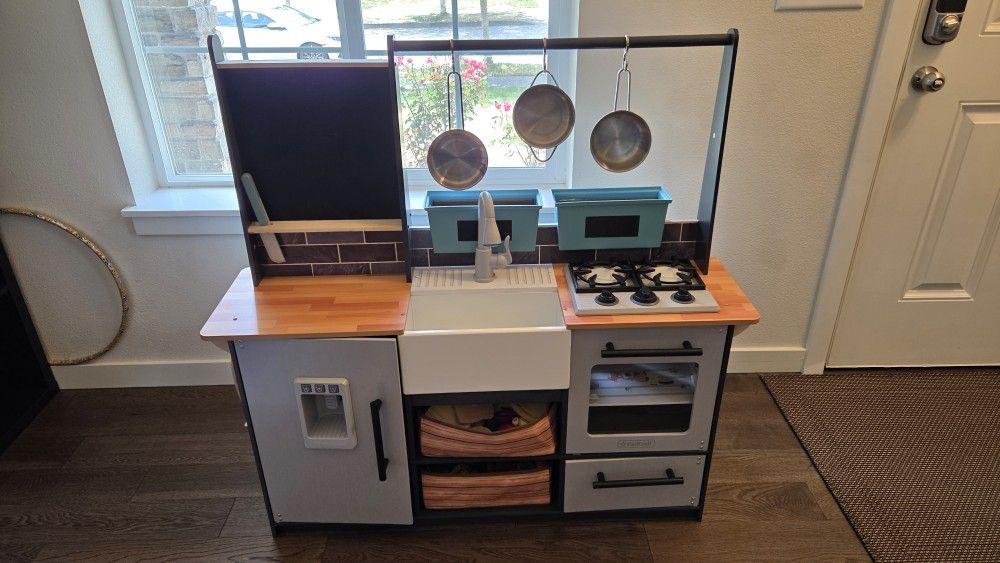KidKraft Wooden Farm to Table Play Kitchen