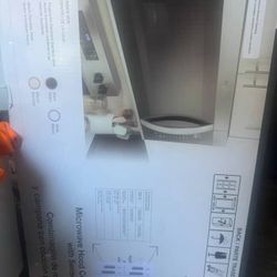 WHIRLPOOL MICROWAVE. 