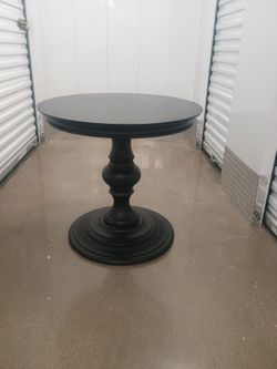 Ethan Allen Warren Round Pedestal End Table – Solid Wood – Made in USA