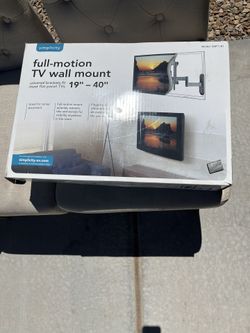 Full Motion TV Wall Mount