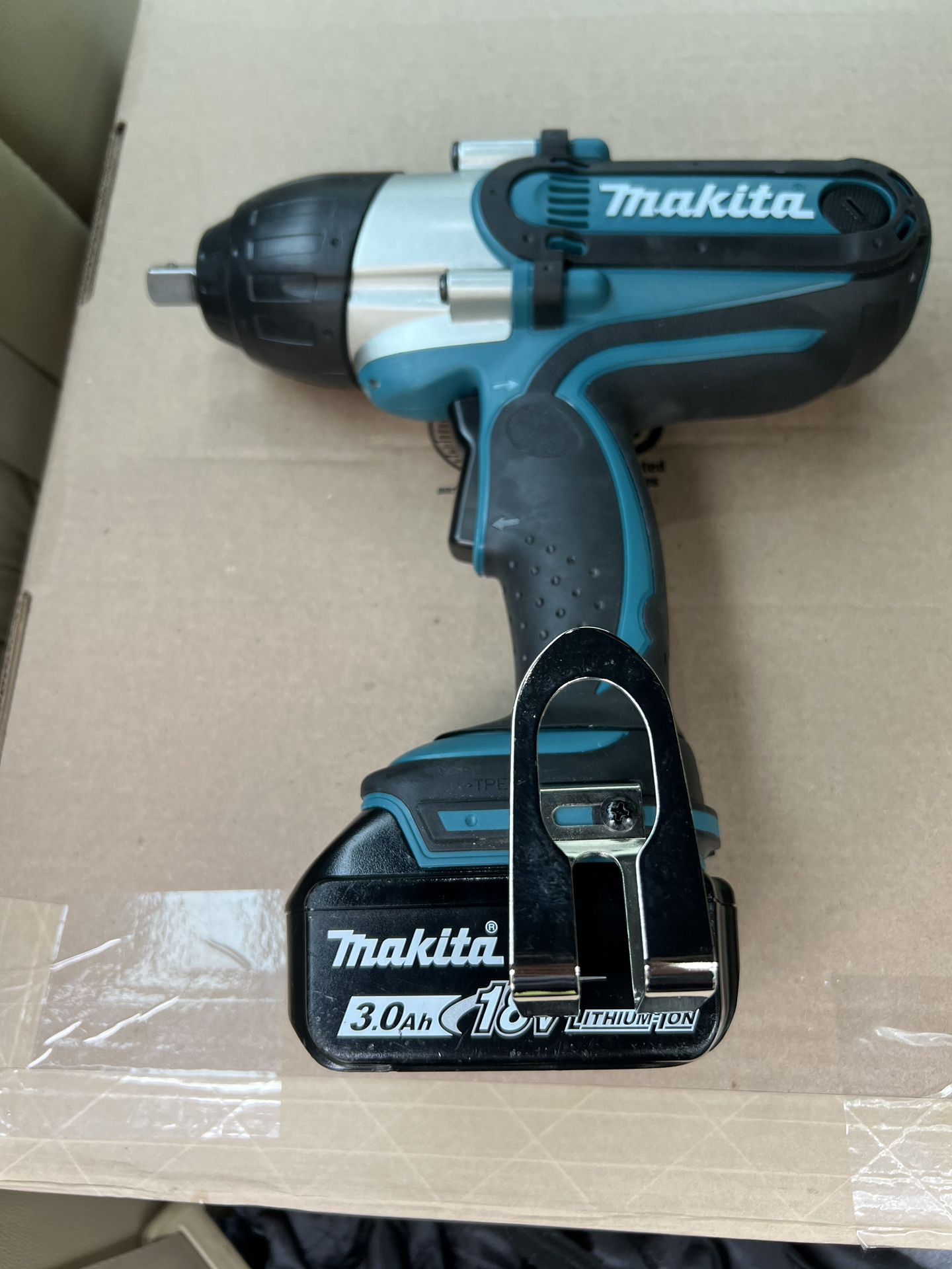 Makita 18V LXT Lithium-Ion 1/2 in. Cordless High Torque Impact Wrench