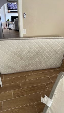 Twin inner-spring mattress 7” thick