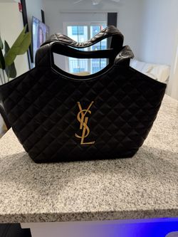 NEW YSL ICARE MEDIUM IN QUILTED NAPPA TOTE/PURSE