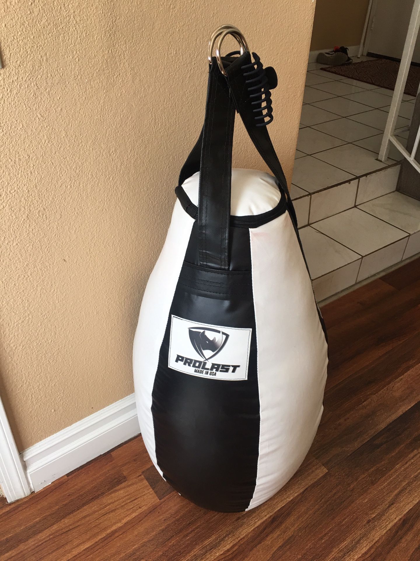 PUNCHING BAG BRAND NEW TAER DROP BAG 80 POUNDS FILLED MADE USA 🇺🇸 