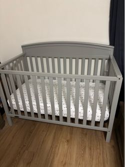 Baby Crib and play yard