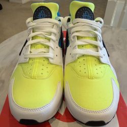 NIKE AIR HUARACHE (Size 11) (Worn 1x)