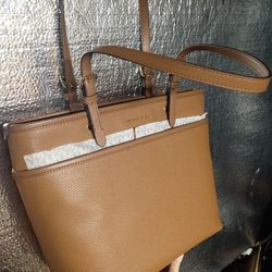 Michael Kors  Winston TZ Pocket Tote NEW